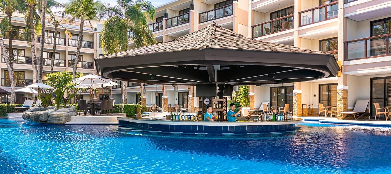 Lagoon Pool Bar